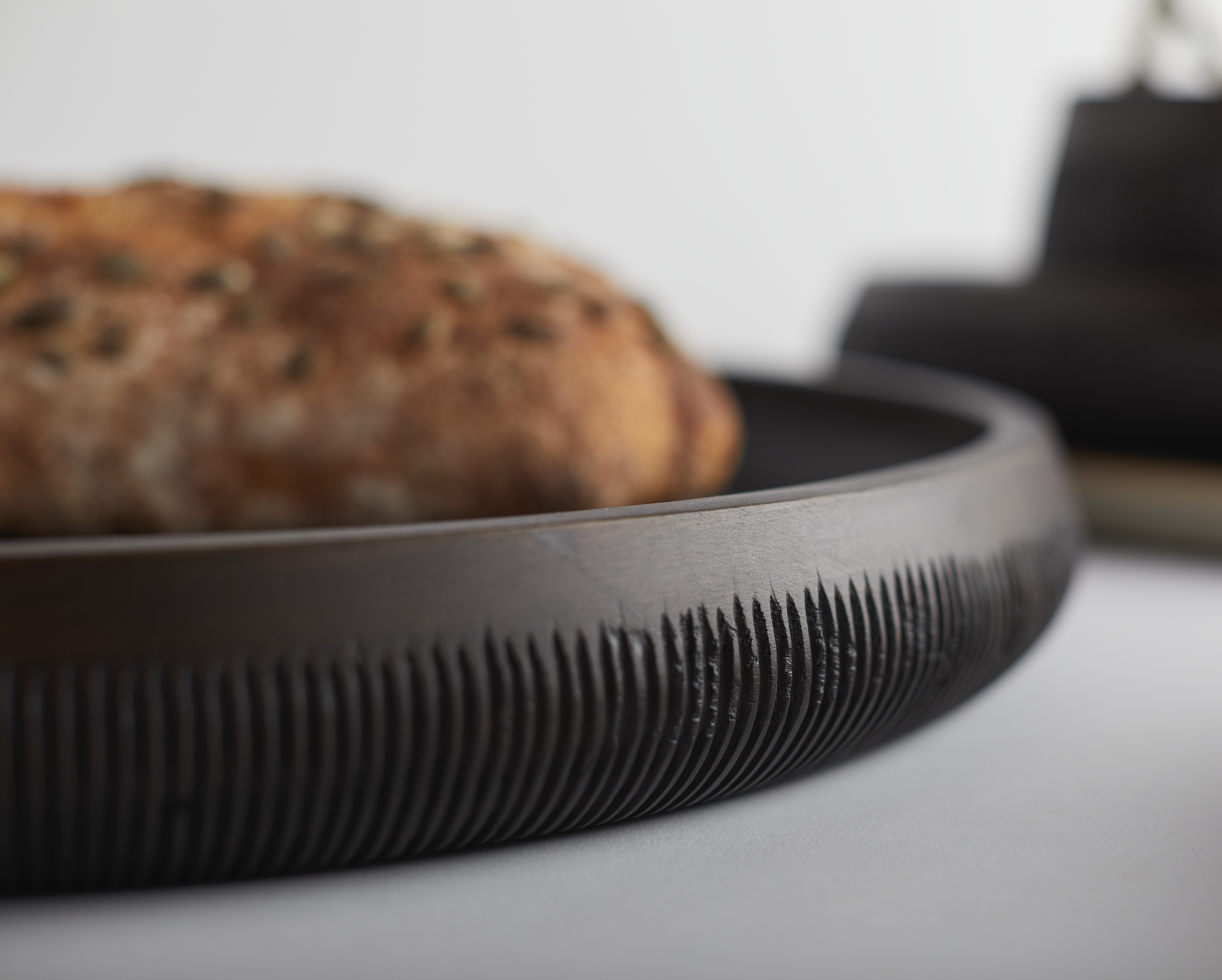 Chiseled Leila Large Tray - Black
