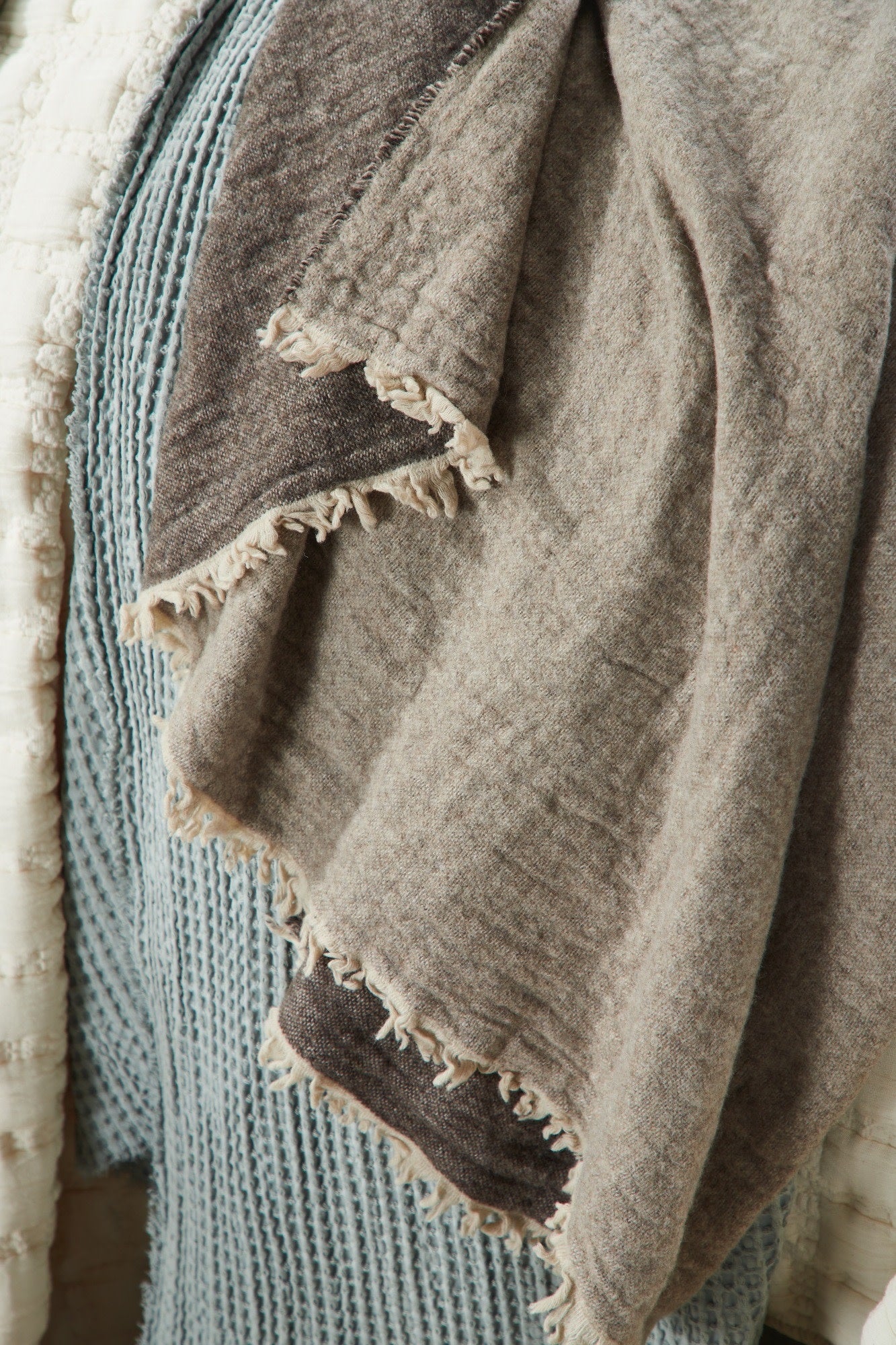 Gavin Super Throw - Fudge