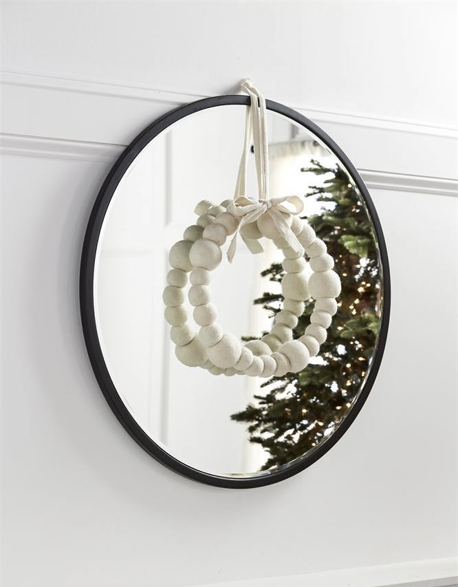 FELT POM WREATH IN CREAM