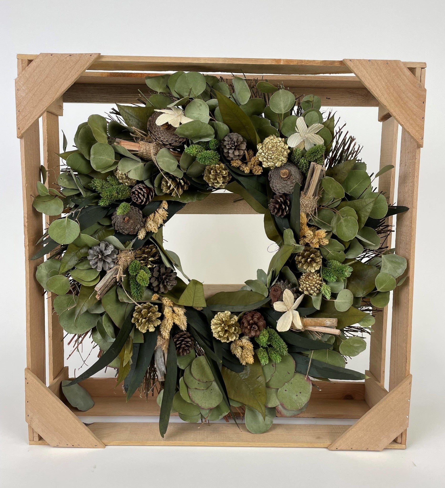 Holiday Farmhouse 19" Wreath