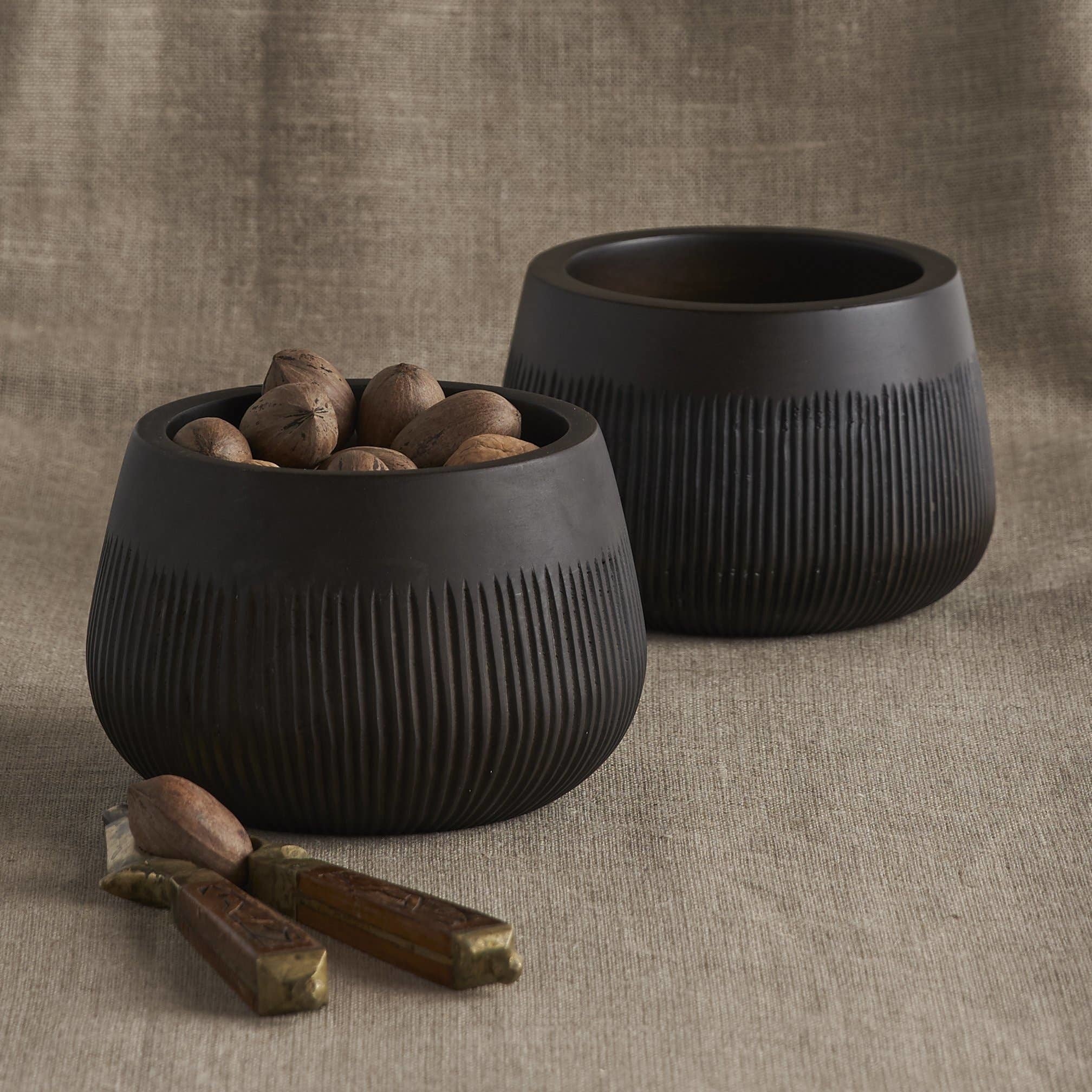 Nut Bowl - Black (Set of 2)