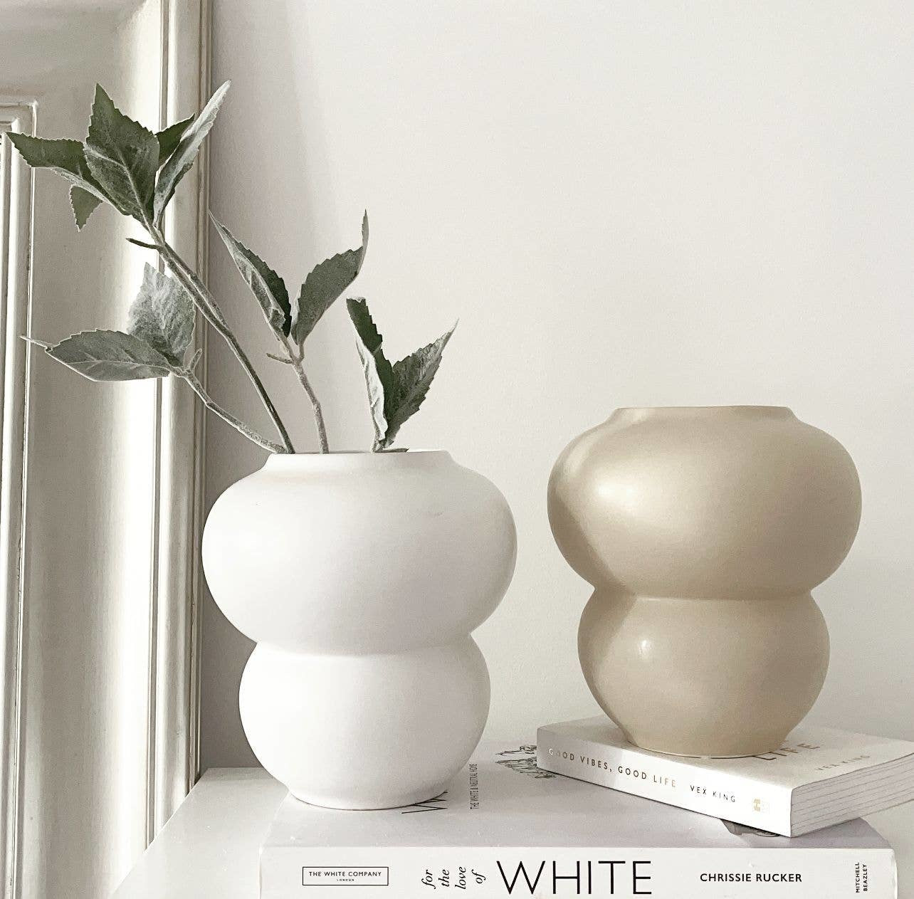 Iris Vase - Matte Oatmeal