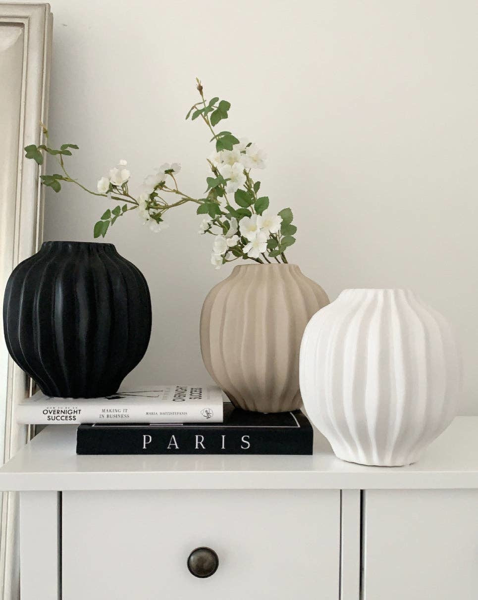 Rowan Vase - Short - Matte Oatmeal