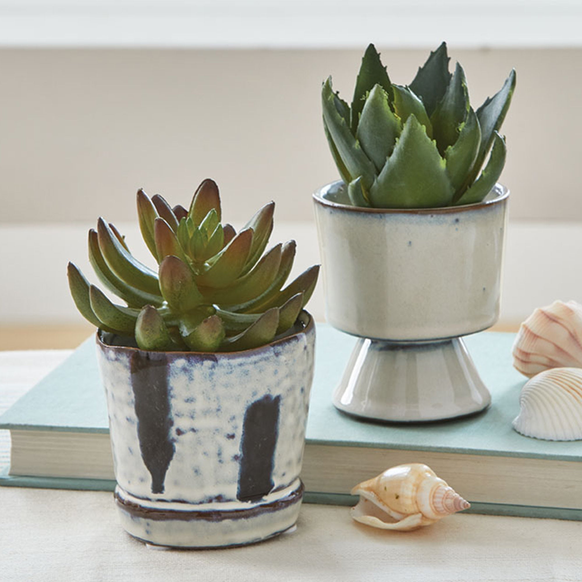 Mini Pedestal Planter