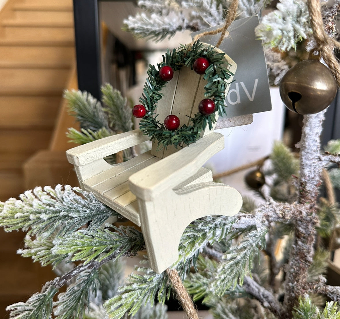 Wood Chair w/ Wreath Ornament - White